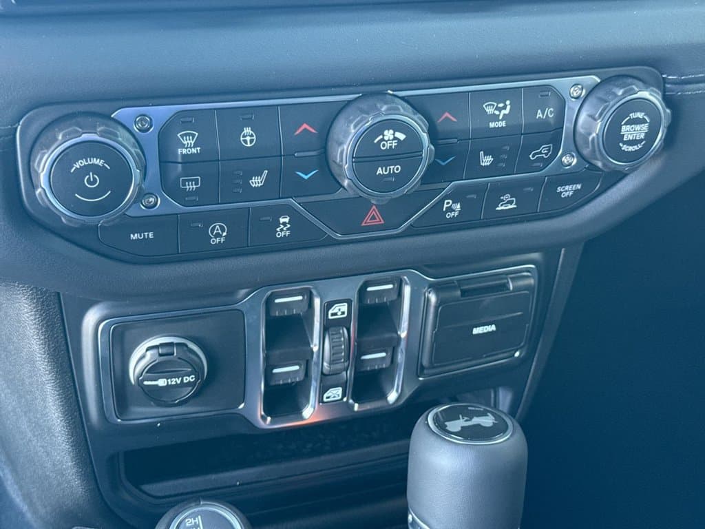 New 2027 Jeep Wrangler Sahara - photo - 19