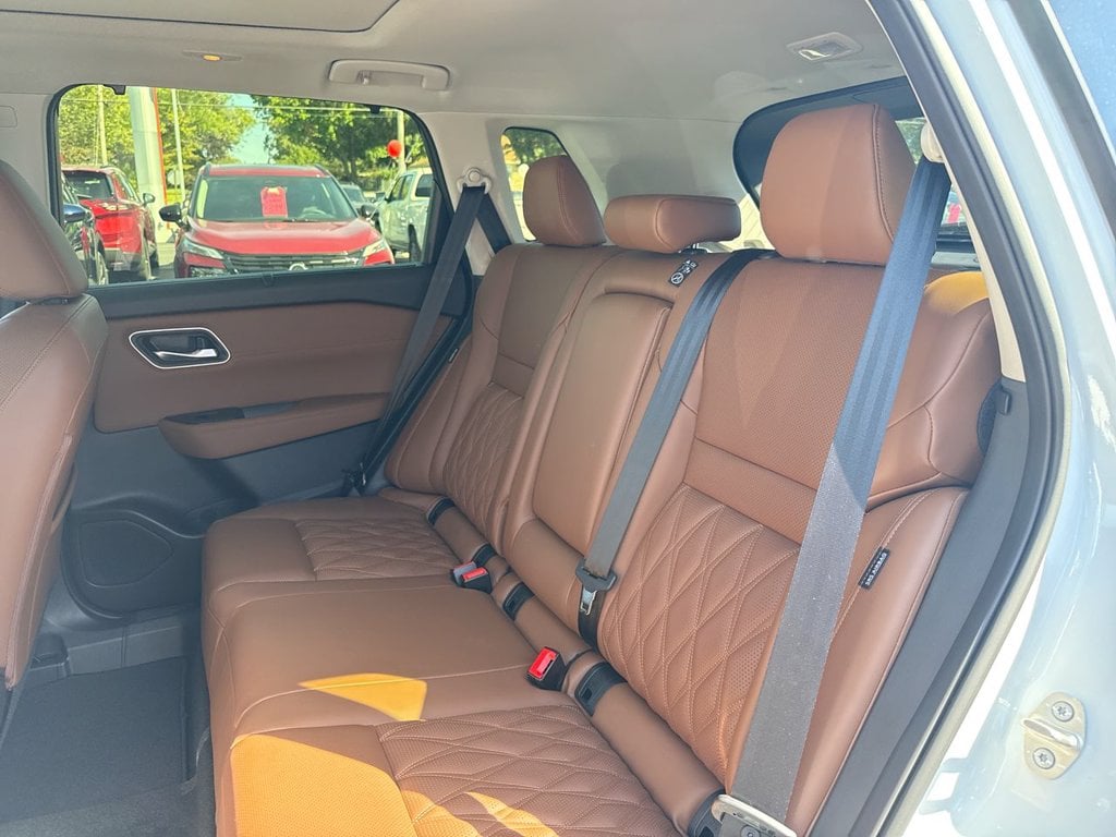New 2026 Nissan Rogue Platinum - photo - 19
