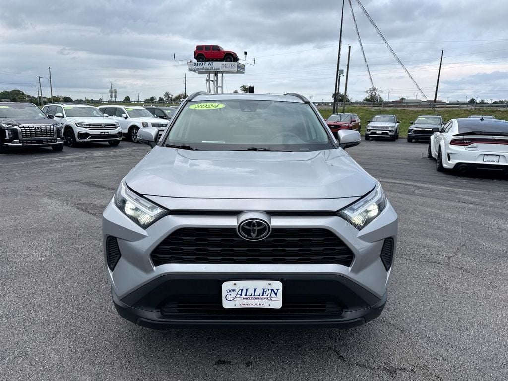 Pre-Owned 2024 Toyota RAV4 XLE - photo - 15