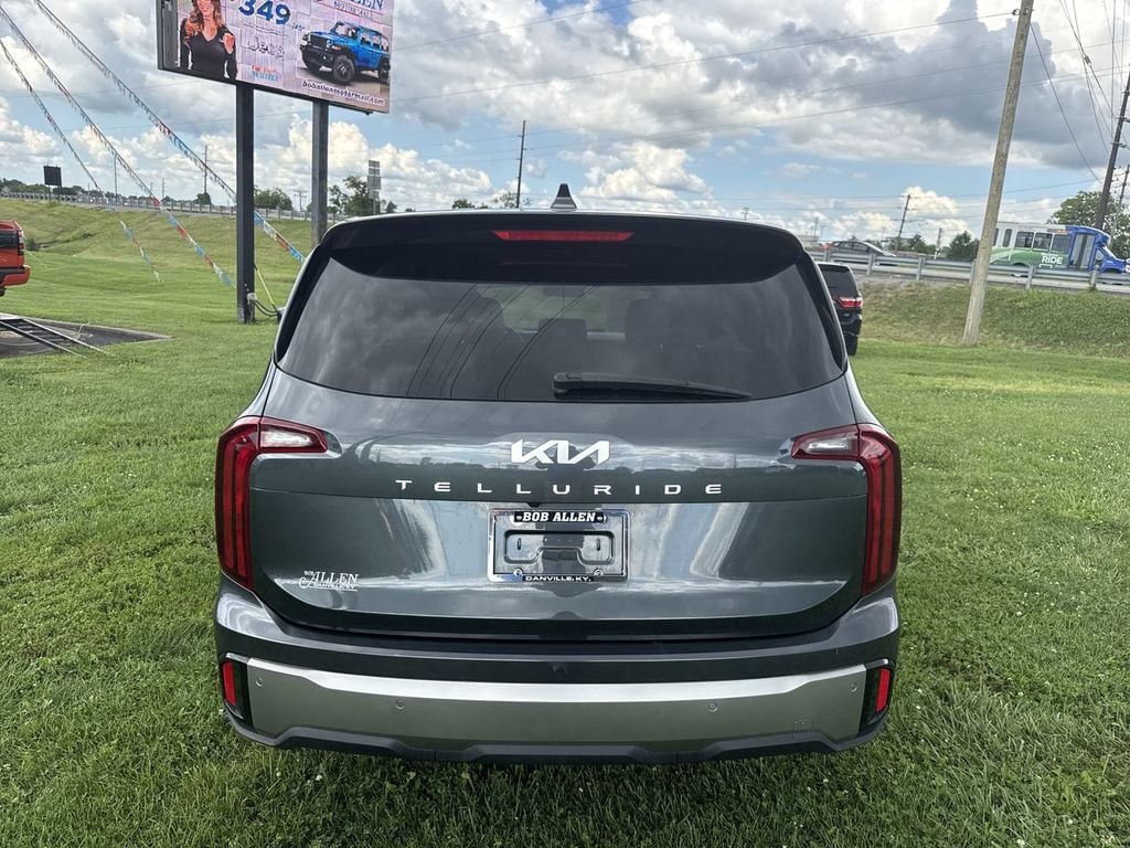 Pre-Owned 2024 Kia Telluride LX - photo - 17