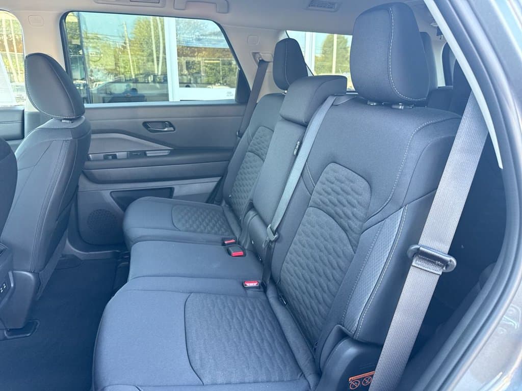 New 2026 Nissan Pathfinder SV - photo - 20
