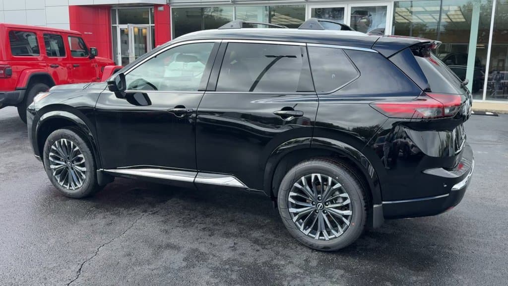 New 2026 Nissan Rogue Platinum - photo - 3
