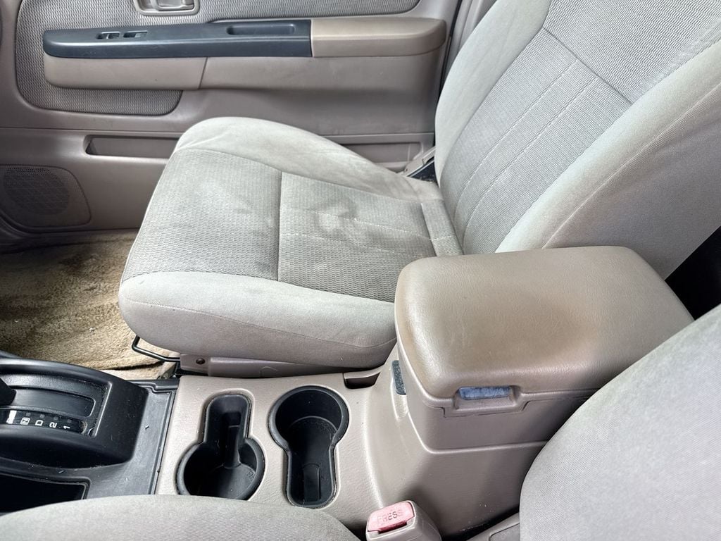 Pre-Owned 2004 Nissan Frontier XE - photo - 16