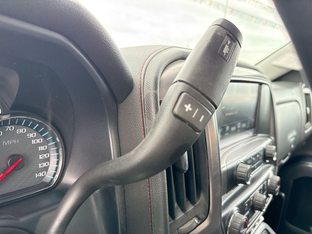 Pre-Owned 2018 GMC Sierra 2500HD SLT - photo - 17