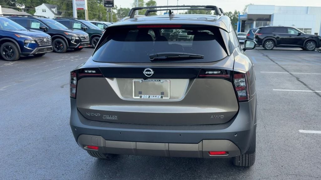 New 2026 Nissan Kicks SV - photo - 5