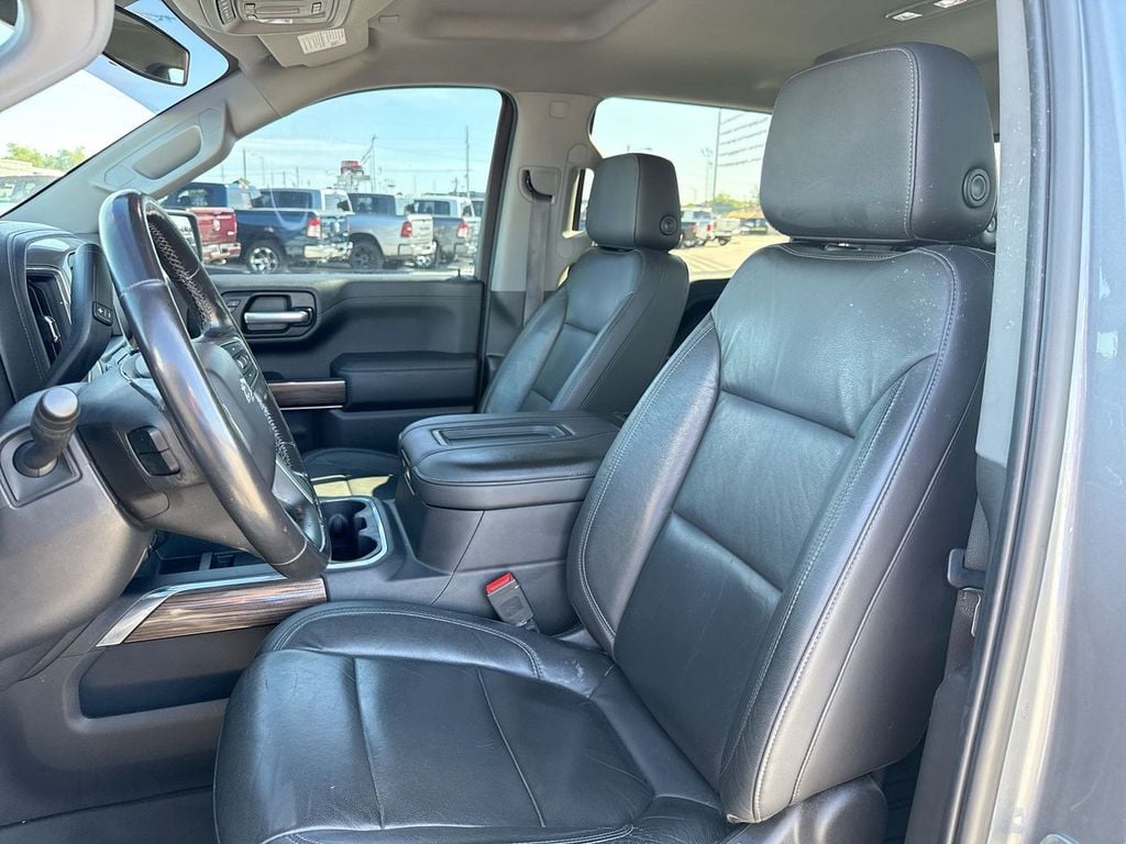Pre-Owned 2020 Chevrolet Silverado 1500 RST - photo - 12