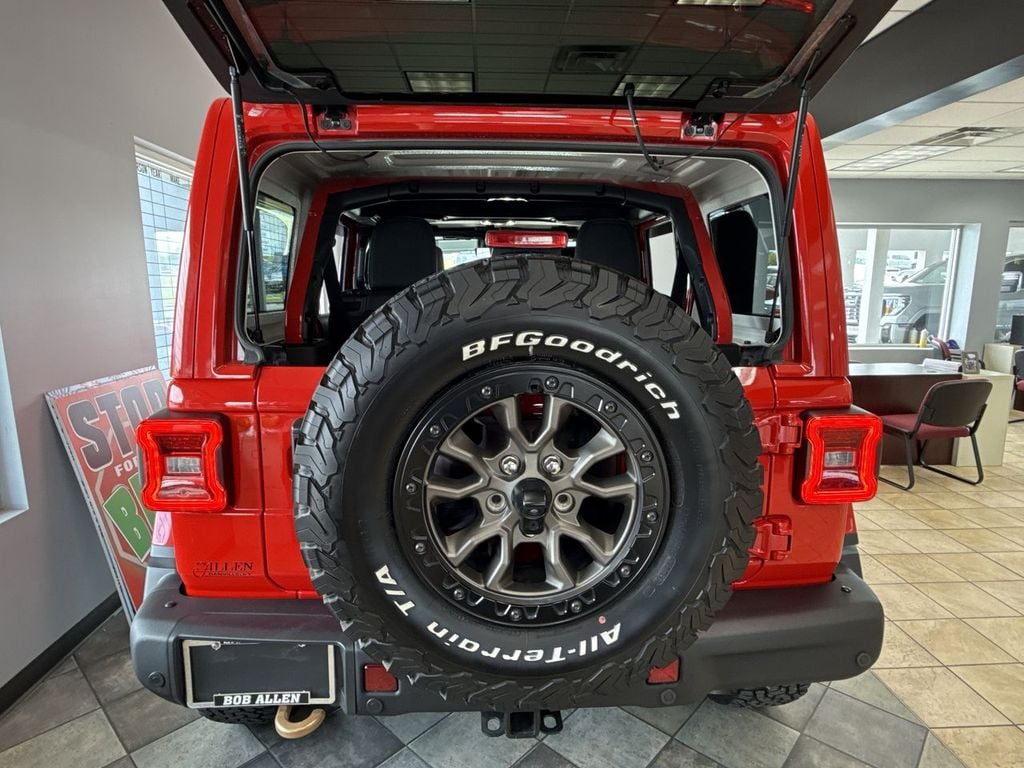 Pre-Owned 2022 Jeep Wrangler Unlimited Rubicon 392 - photo - 8