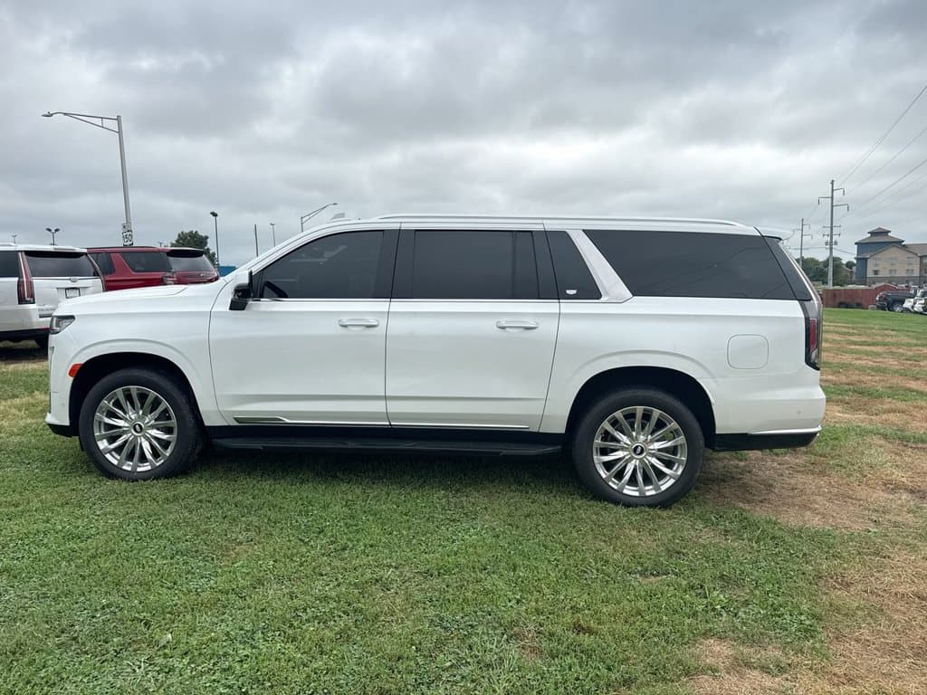 Pre-Owned 2023 Cadillac Escalade ESV Premium - photo - 10
