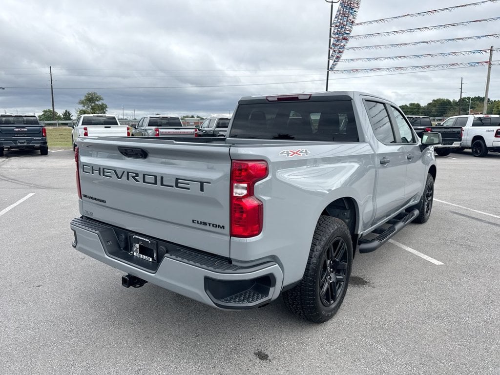 Pre-Owned 2024 Chevrolet Silverado 1500 Custom - photo - 12