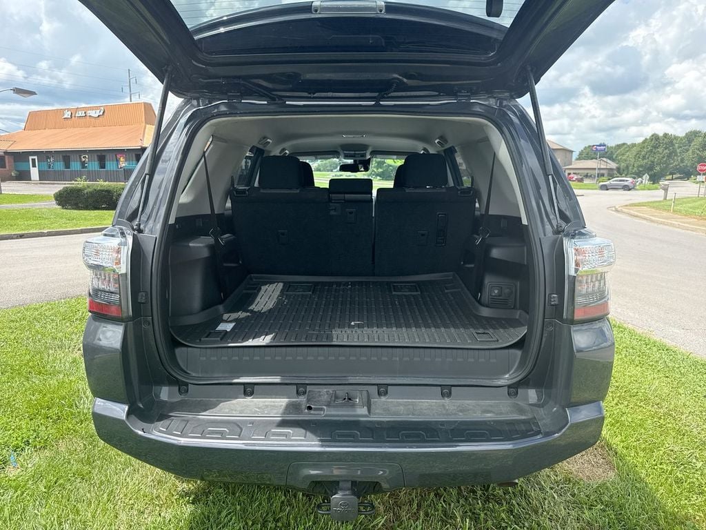 Pre-Owned 2024 Toyota 4Runner SR5 - photo - 16