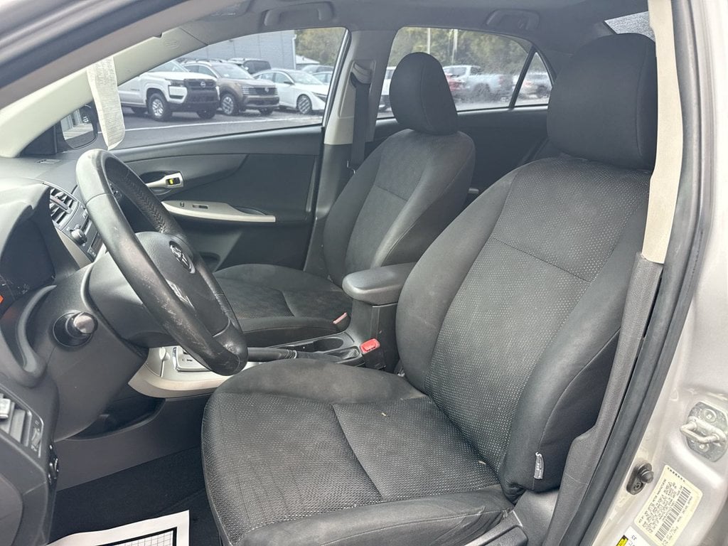 Pre-Owned 2010 Toyota Corolla S - photo - 12