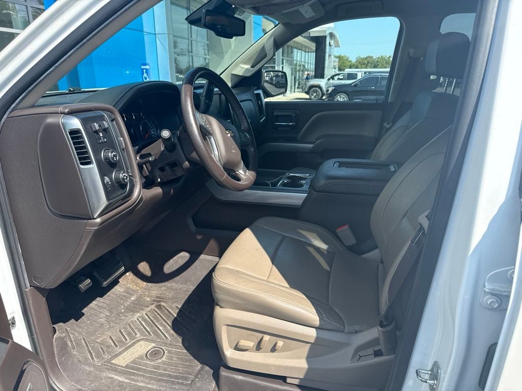Pre-Owned 2017 Chevrolet Silverado 1500 LTZ - photo - 9