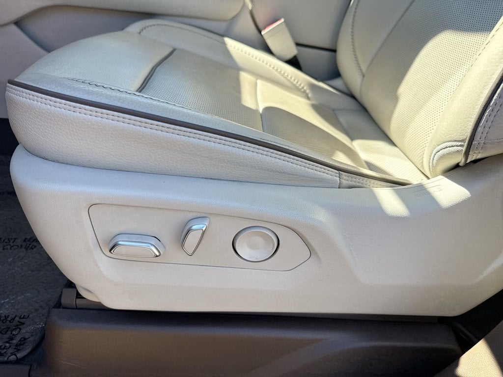 Pre-Owned 2023 GMC Yukon XL Denali - photo - 24