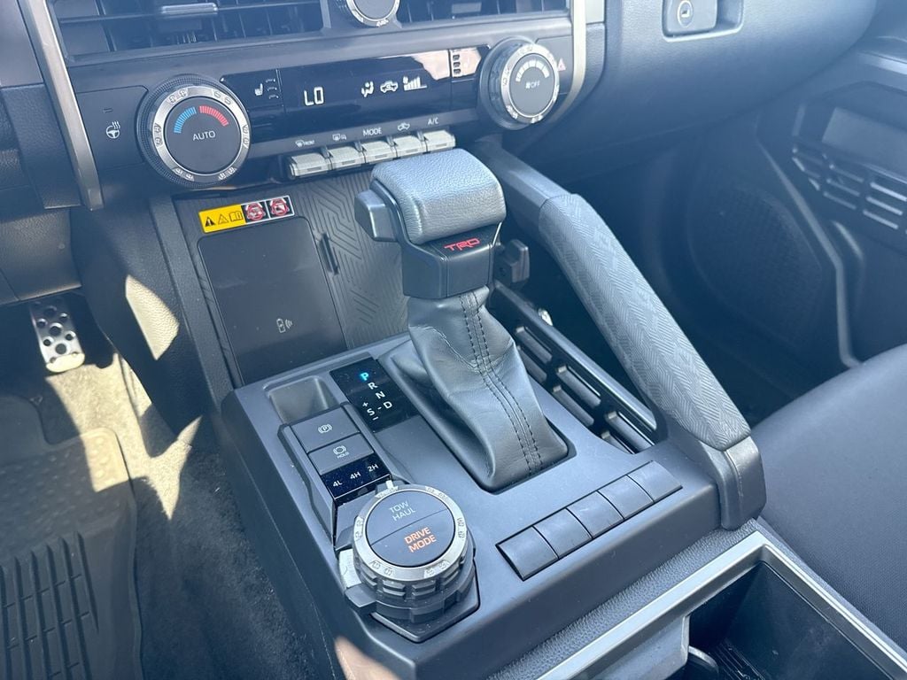 Pre-Owned 2025 Toyota Tacoma Hybrid TRD Sport - photo - 25