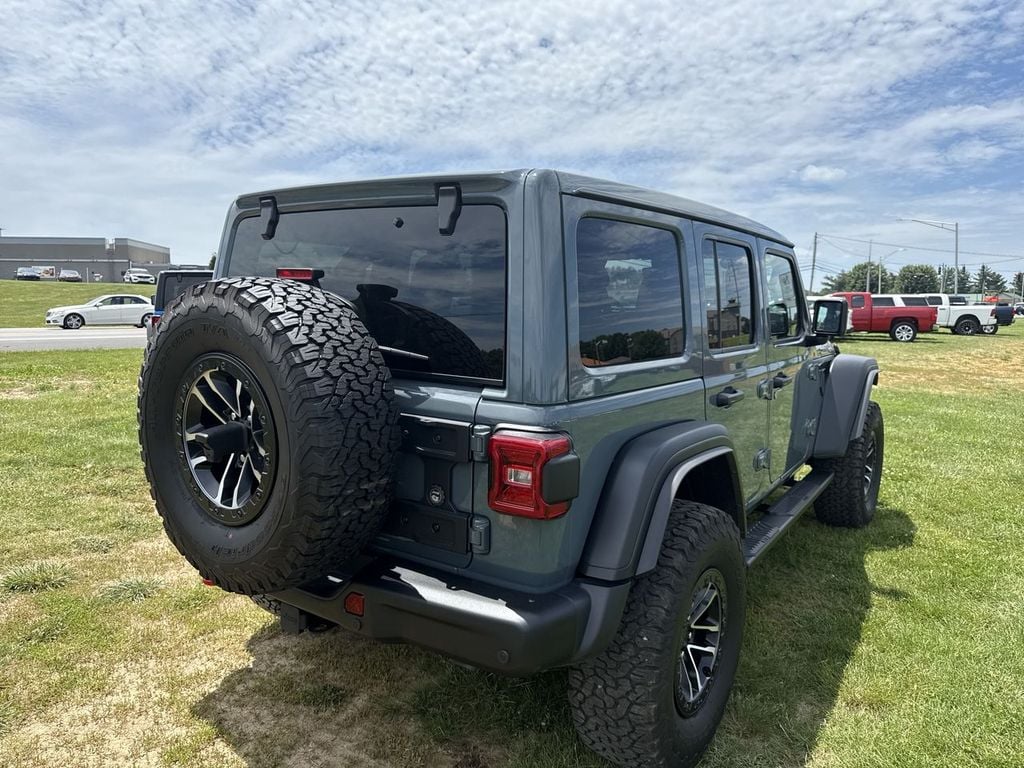 Pre-Owned 2025 Jeep Wrangler Rubicon - photo - 12
