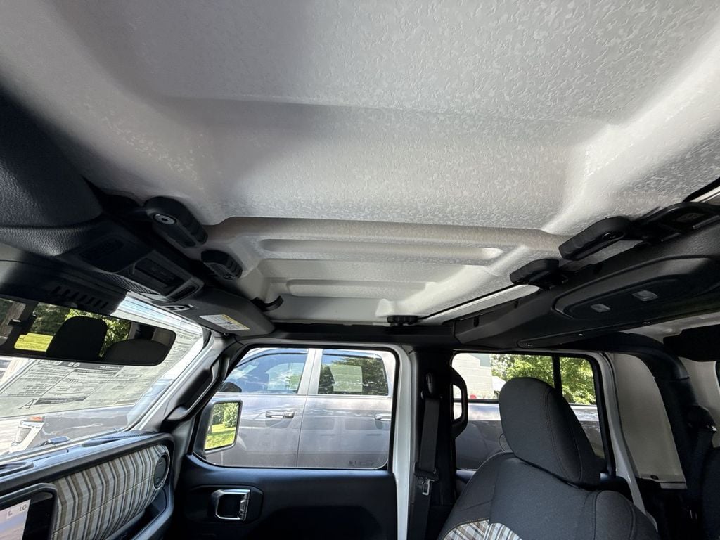 New 2026 Jeep Gladiator 85th Anniversary Edition - photo - 31