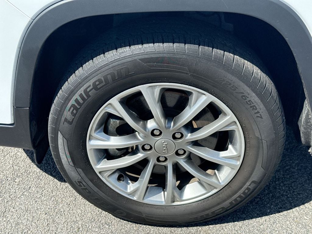Pre-Owned 2022 Jeep Cherokee Latitude Lux - photo - 9