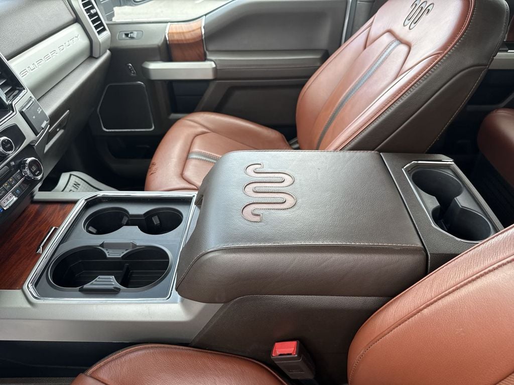 Pre-Owned 2022 Ford F-450SD King Ranch - photo - 24