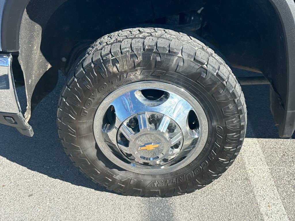 Pre-Owned 2025 Chevrolet Silverado 3500HD LT - photo - 9