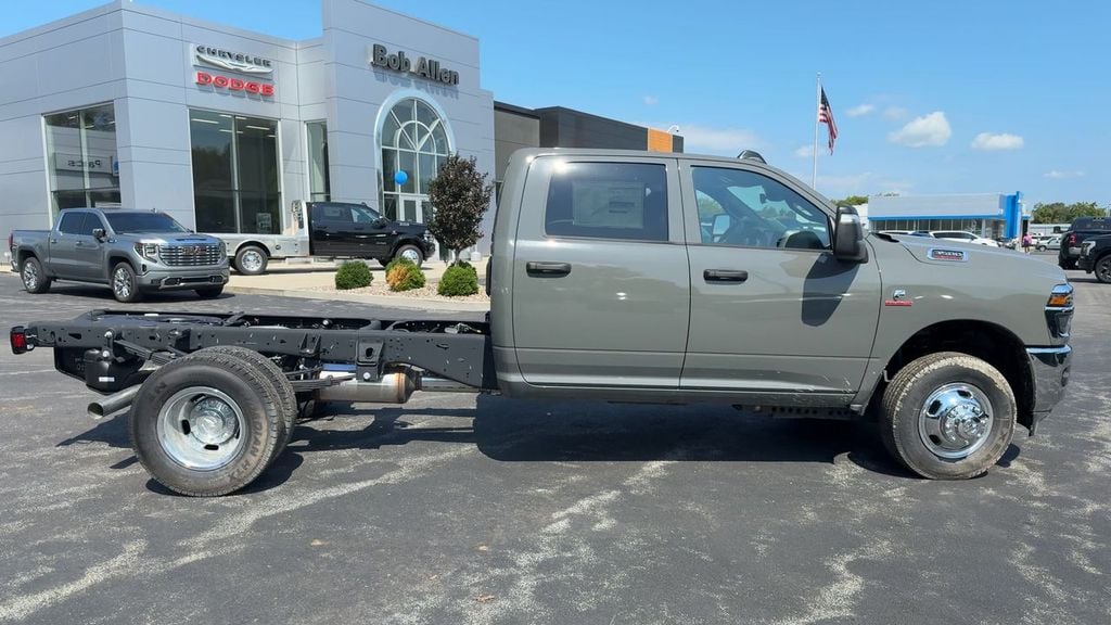 New 2026 Ram 3500 Tradesman - photo - 6