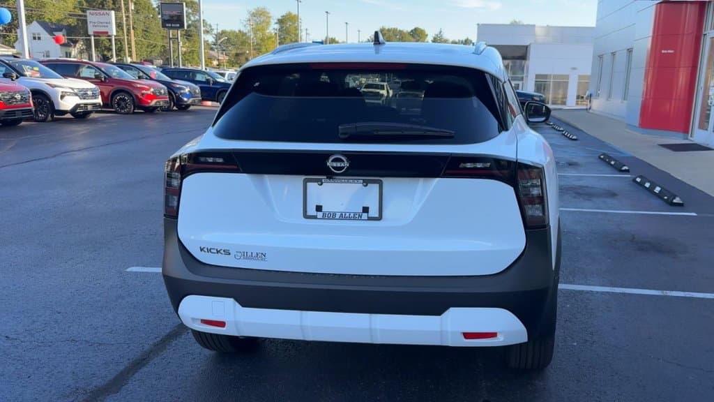 New 2027 Nissan Kicks SV - photo - 5