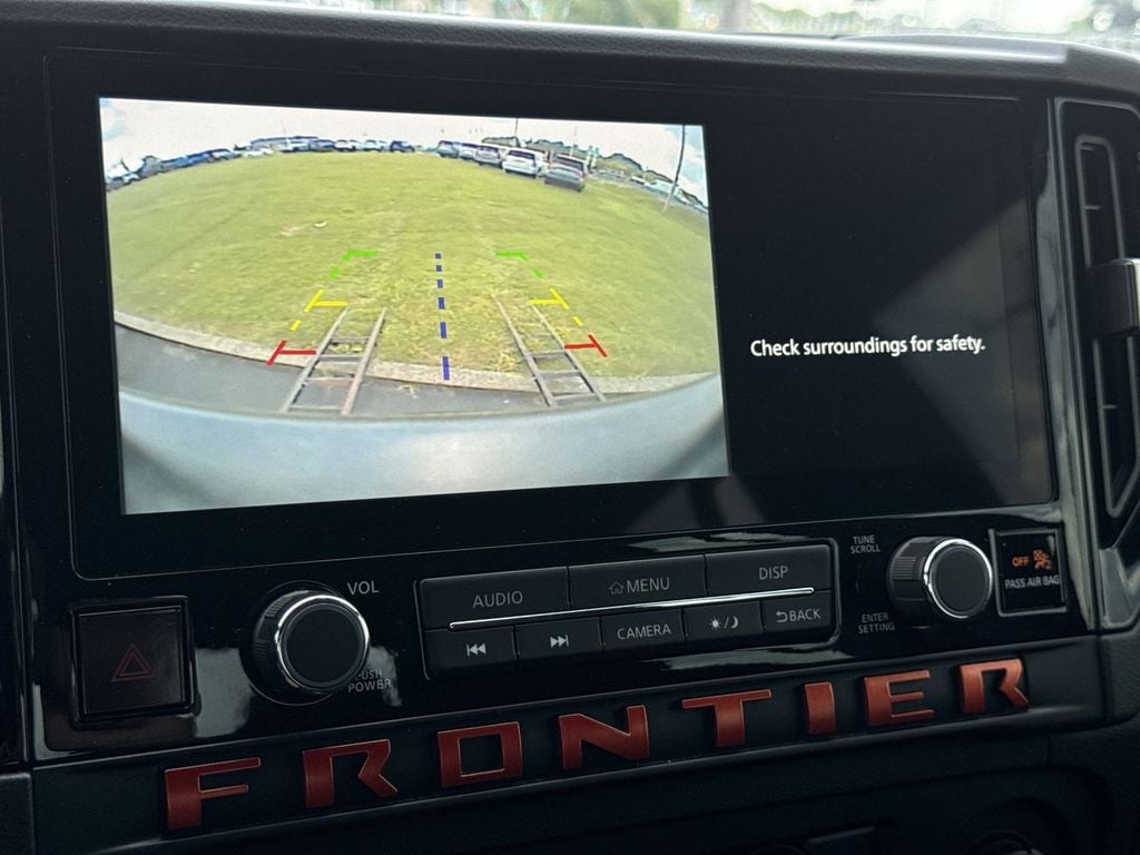 Pre-Owned 2025 Nissan Frontier PRO-4X - photo - 27