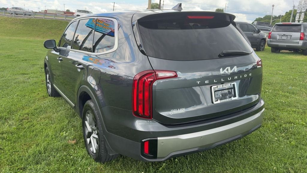 Pre-Owned 2024 Kia Telluride LX - photo - 4