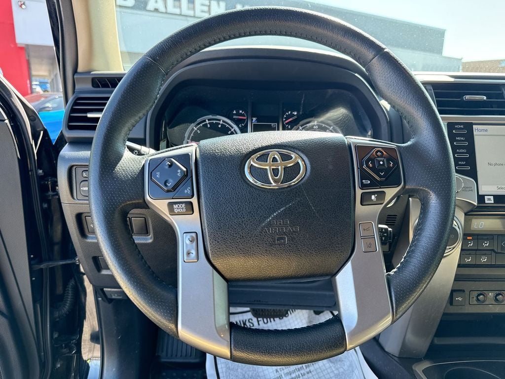 Pre-Owned 2020 Toyota 4Runner Limited - photo - 14
