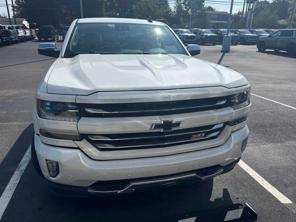 Pre-Owned 2017 Chevrolet Silverado 1500 LTZ - photo - 1