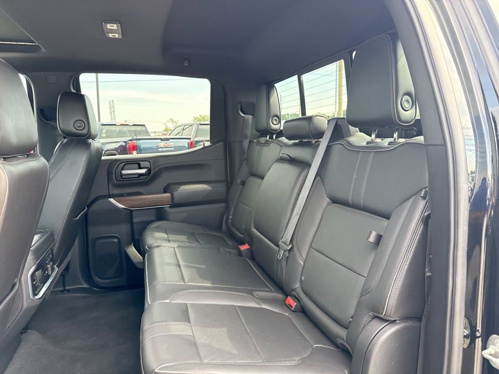 Pre-Owned 2021 Chevrolet Silverado 1500 High Country - photo - 18