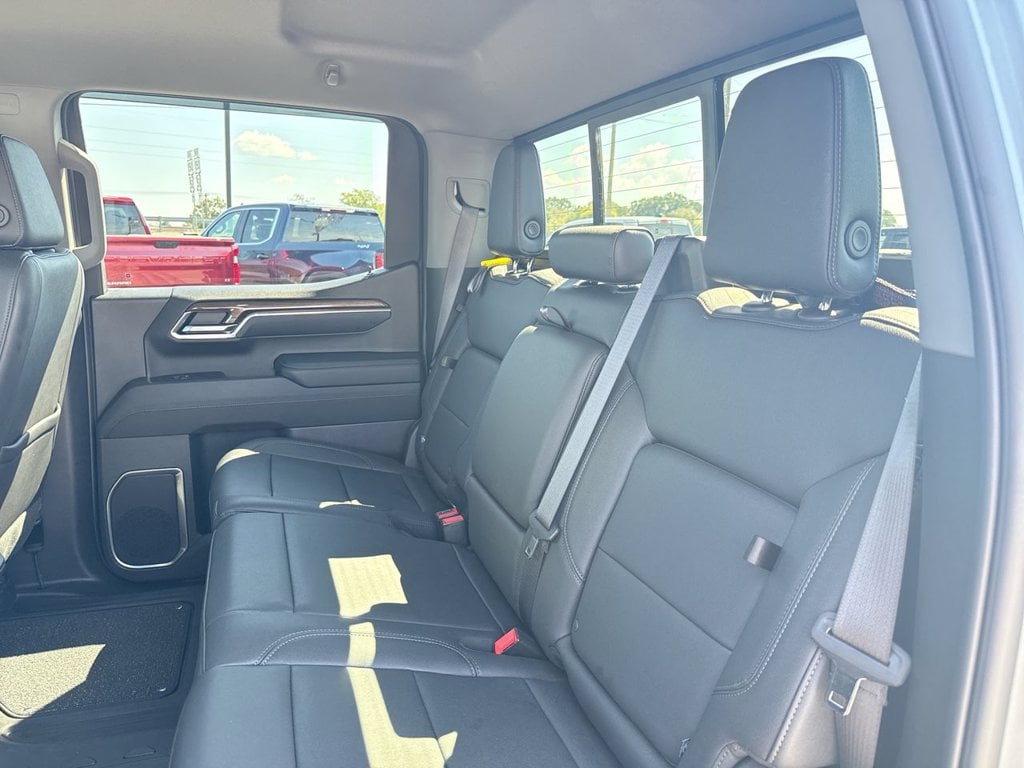 Pre-Owned 2024 Chevrolet Silverado 1500 RST - photo - 18