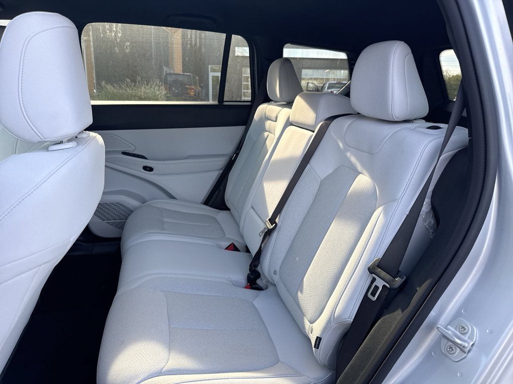 New 2026 Jeep Cherokee Laredo - photo - 18