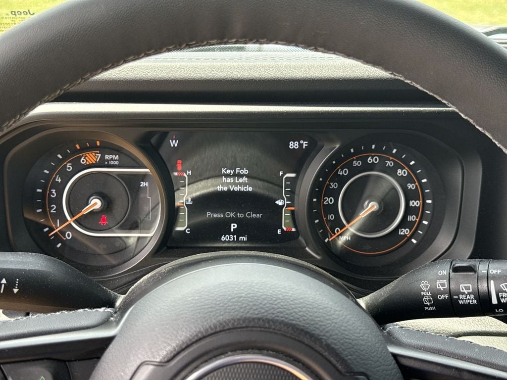 Pre-Owned 2025 Jeep Wrangler Rubicon - photo - 23