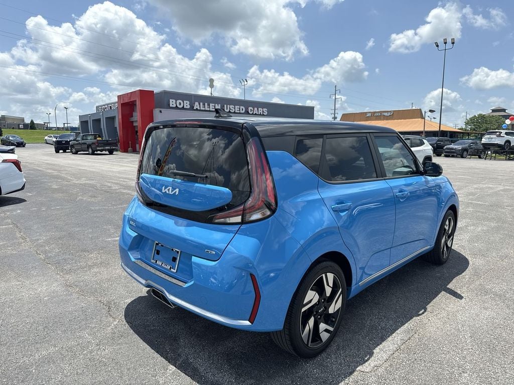 Pre-Owned 2024 Kia Soul GT-Line - photo - 12