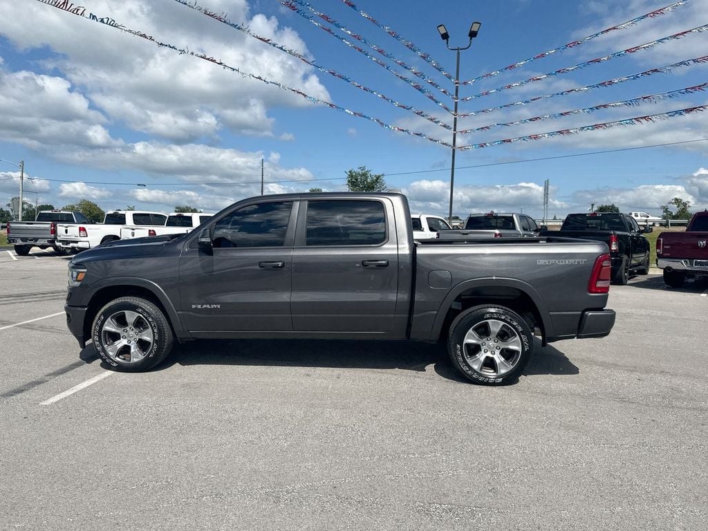 Pre-Owned 2022 Ram 1500 Laramie - photo - 10