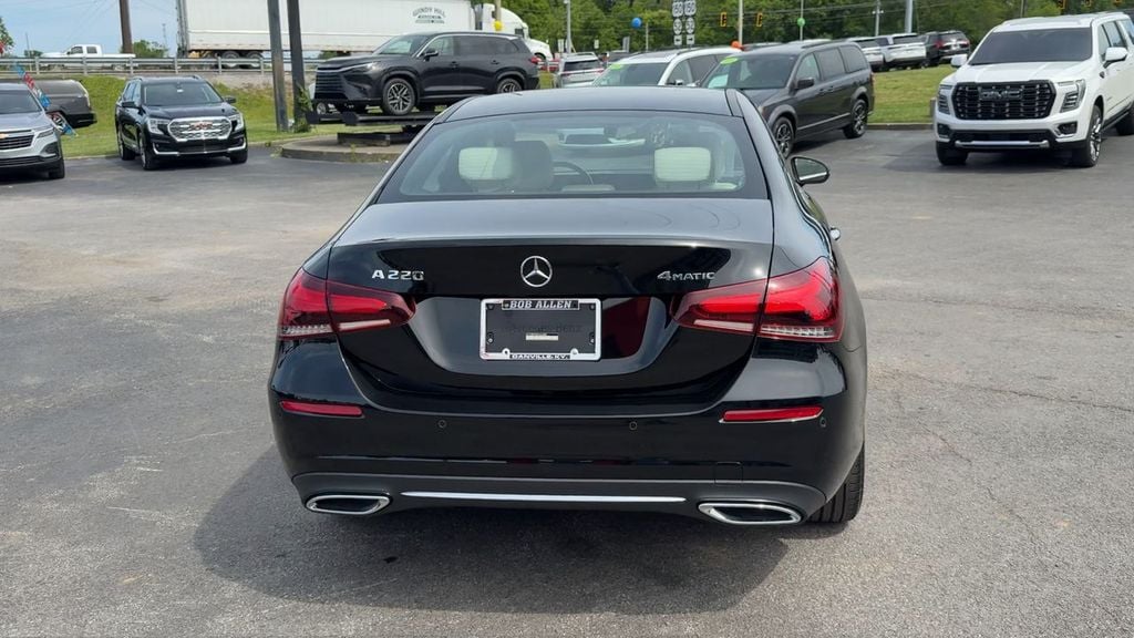 Pre-Owned 2022 Mercedes-Benz A-Class A 220 - photo - 5