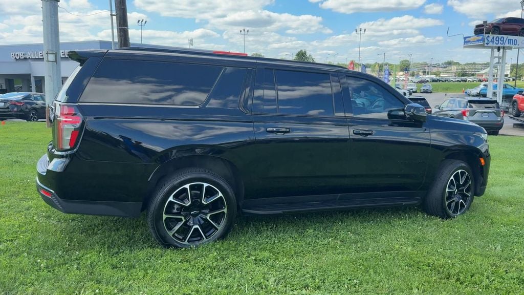 Pre-Owned 2024 Chevrolet Suburban RST - photo - 6