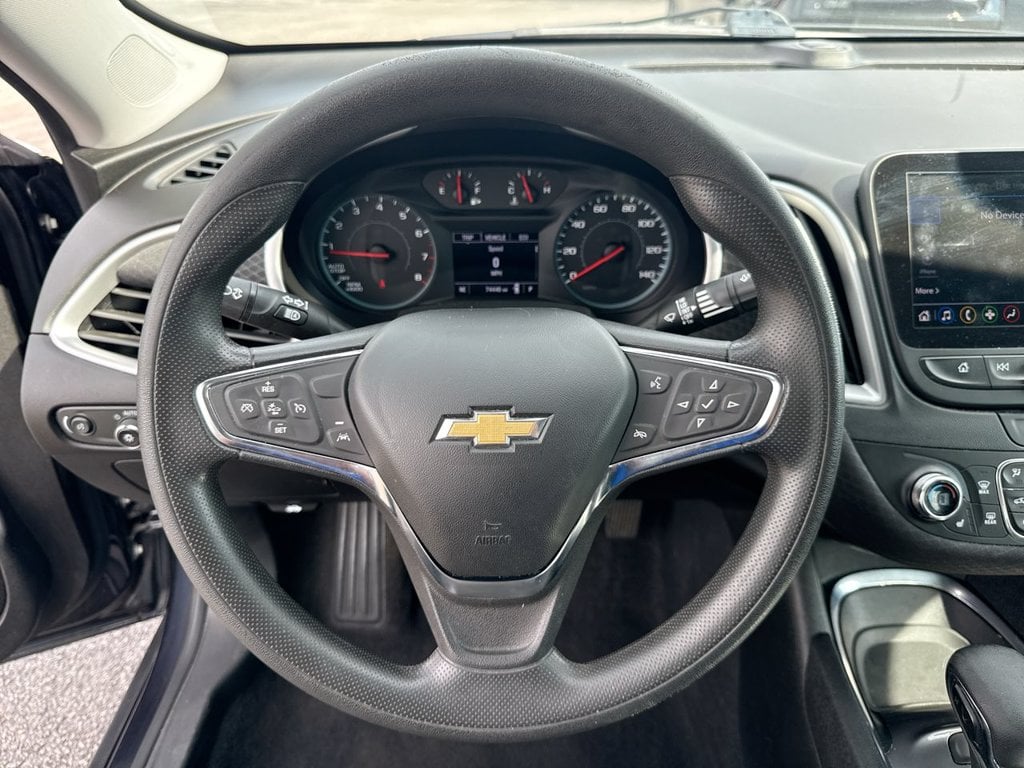 Pre-Owned 2023 Chevrolet Malibu LT - photo - 22