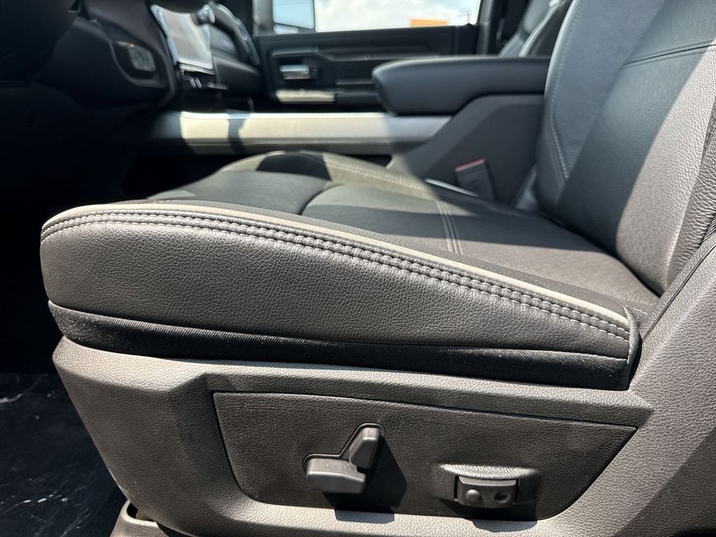 New 2026 Ram 2500 Laramie - photo - 21