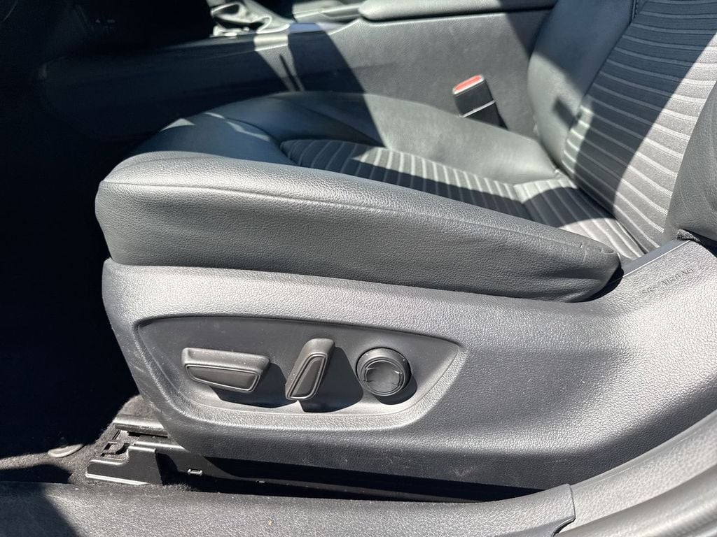 Pre-Owned 2024 Toyota Camry - photo - 21