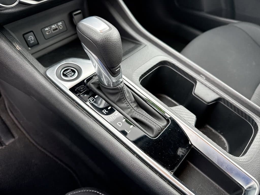 Pre-Owned 2025 Nissan Sentra SV - photo - 25