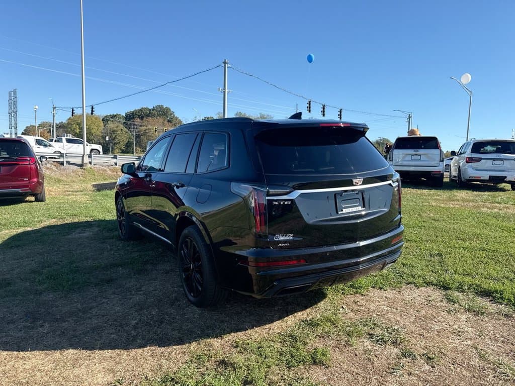Pre-Owned 2023 Cadillac XT6 Sport - photo - 11
