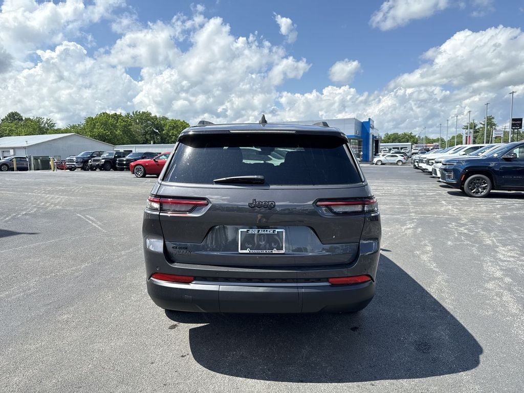 New 2026 Jeep Grand Cherokee L Altitude - photo - 18