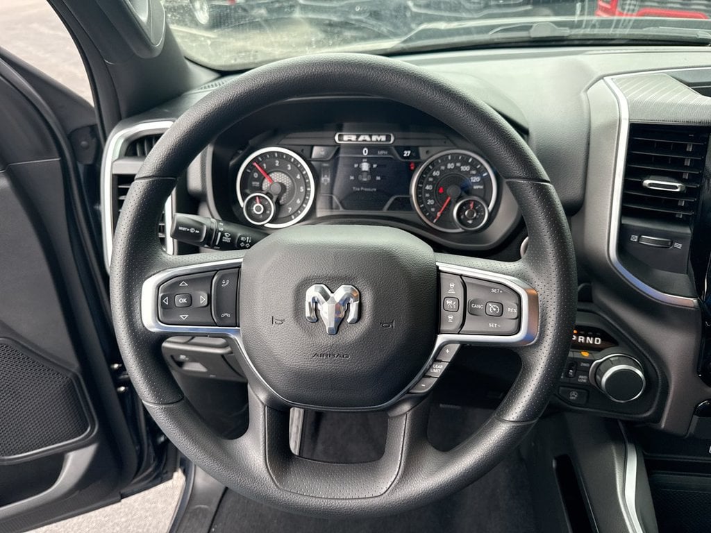 New 2026 Ram 1500 Express - photo - 22