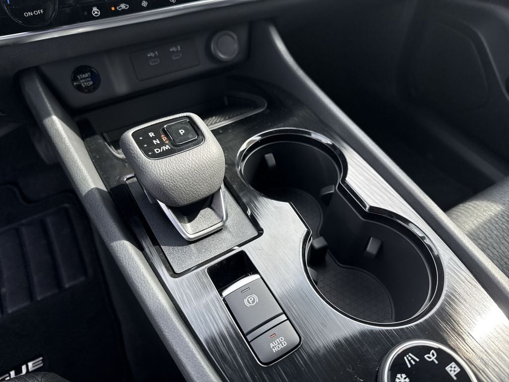 New 2026 Nissan Rogue SV - photo - 26