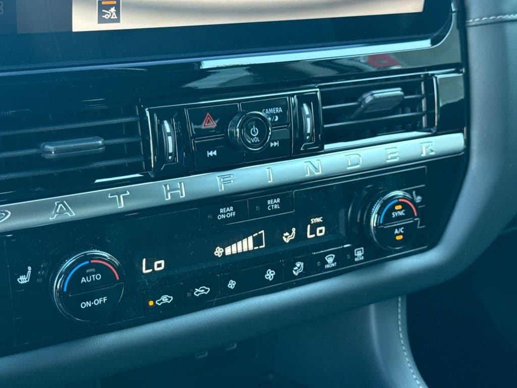 New 2026 Nissan Pathfinder SV - photo - 30