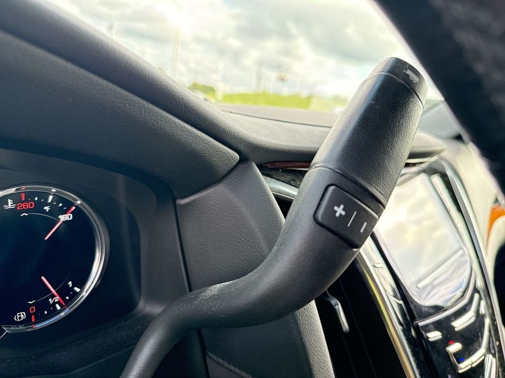 Pre-Owned 2016 Cadillac Escalade Luxury - photo - 28