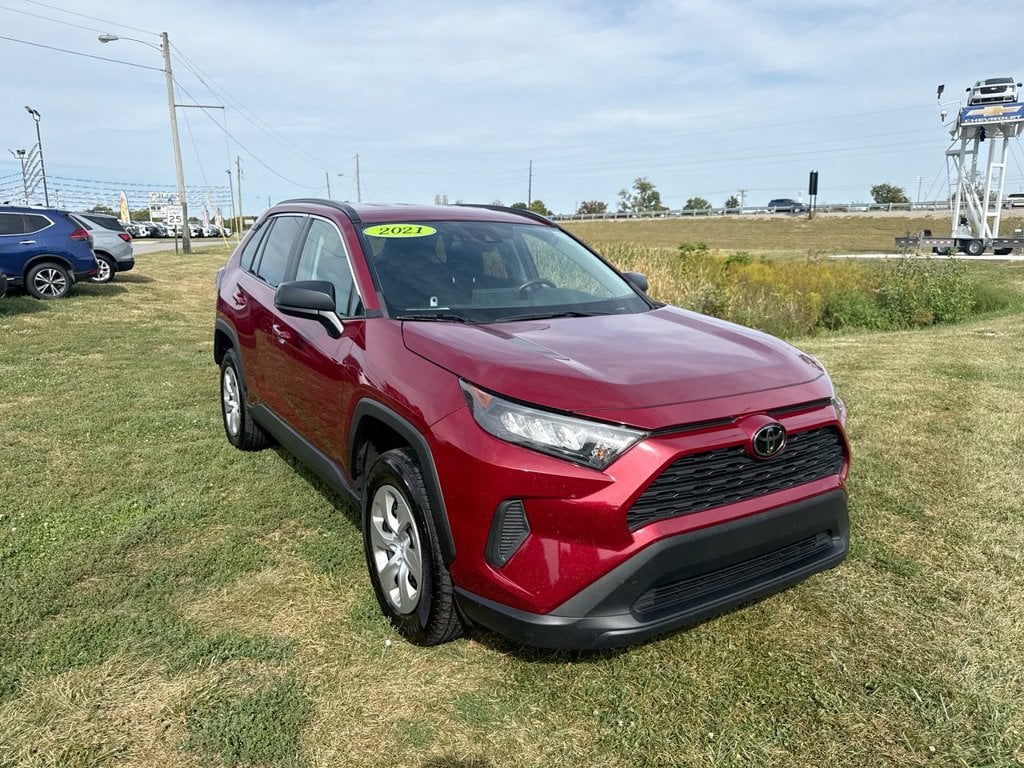 Pre-Owned 2021 Toyota RAV4 LE - photo - 14
