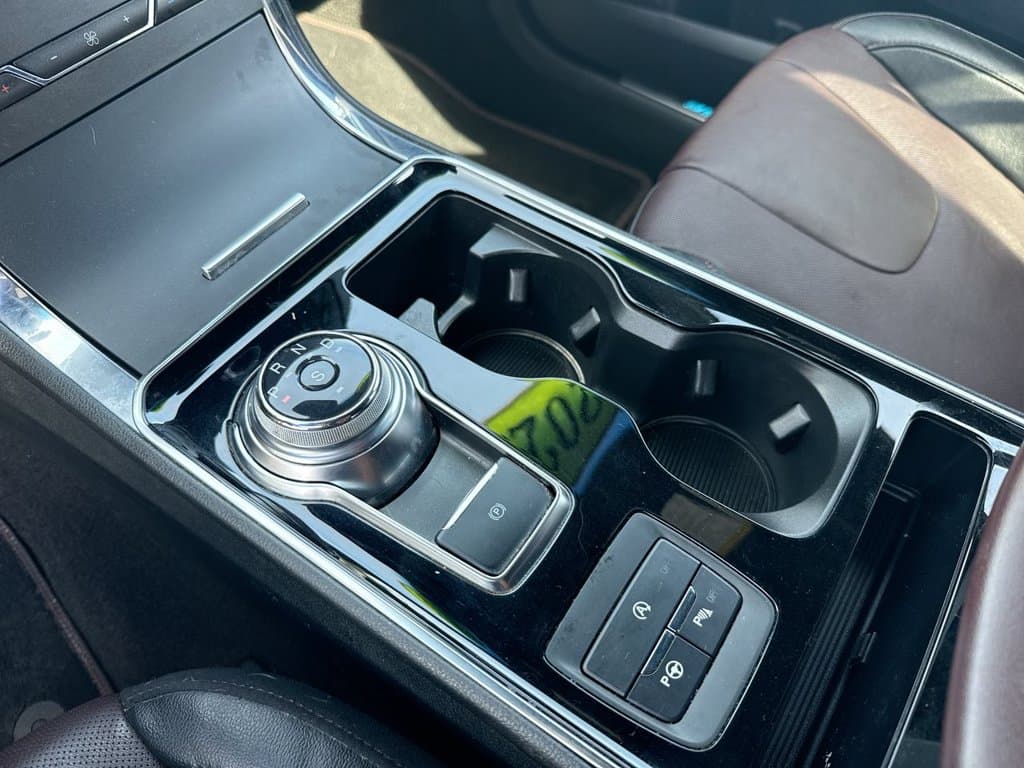 Pre-Owned 2020 Ford Edge Titanium - photo - 18