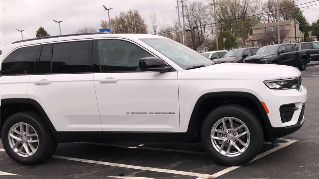 New 2026 Jeep Grand Cherokee Laredo X - photo - 1